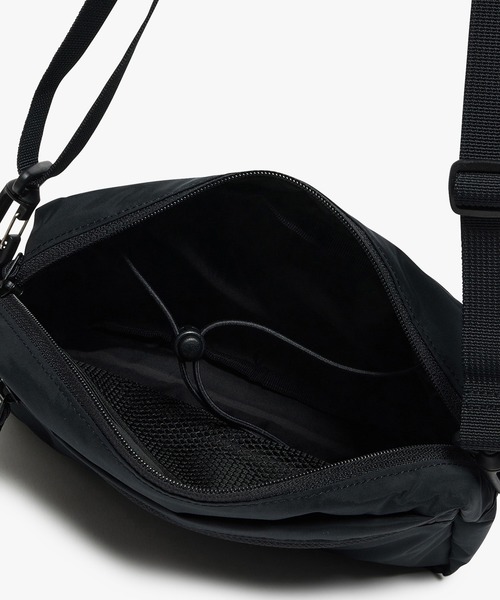 AIGLE（エーグル）の「ライト＆コンパクト ミニショルダーバッグ（ショルダーバッグ・レディース・ブラック/ブルーグレー/アイボリー・FREE）」の10枚目の写真