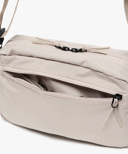 AIGLE（エーグル）の「ライト＆コンパクト ミニショルダーバッグ（ショルダーバッグ・レディース・ブラック/ブルーグレー/アイボリー・FREE）」の19枚目の写真