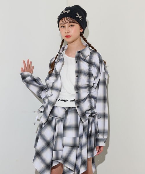 BISKEE（ビスキー）の「シャーリングチェックシャツ×裾ロゴタンクトップセット（シャツ/ブラウス・キッズ・ブルー/グレー・140cm/160cm/150cm）」の8枚目の写真