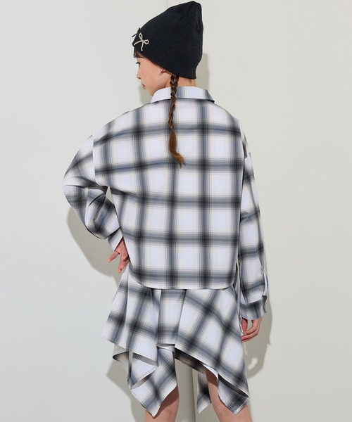 BISKEE（ビスキー）の「シャーリングチェックシャツ×裾ロゴタンクトップセット（シャツ/ブラウス・キッズ・ブルー/グレー・140cm/160cm/150cm）」の13枚目の写真