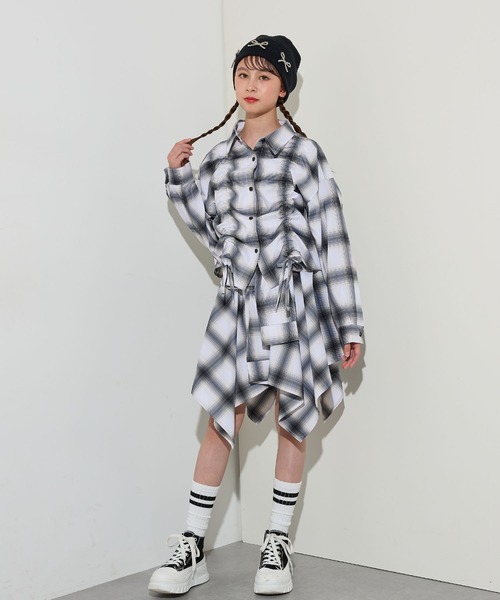 BISKEE（ビスキー）の「シャーリングチェックシャツ×裾ロゴタンクトップセット（シャツ/ブラウス・キッズ・ブルー/グレー・140cm/160cm/150cm）」の21枚目の写真