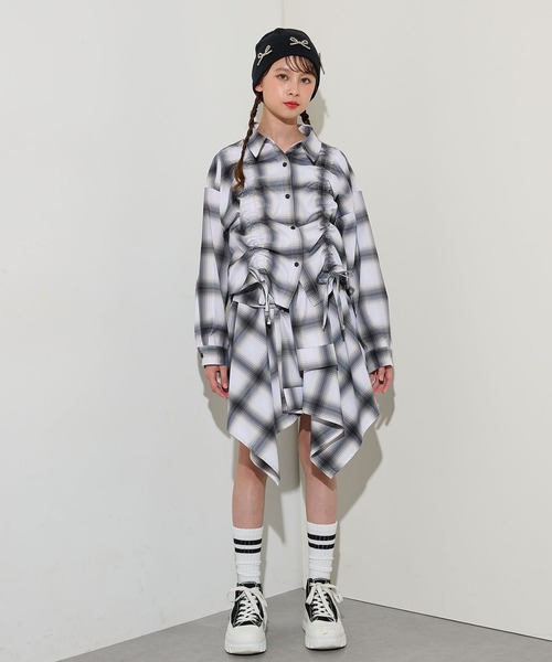 BISKEE（ビスキー）の「シャーリングチェックシャツ×裾ロゴタンクトップセット（シャツ/ブラウス・キッズ・ブルー/グレー・140cm/160cm/150cm）」の22枚目の写真