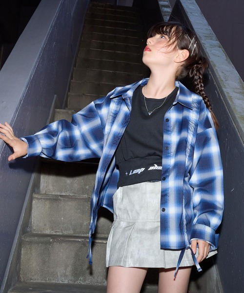 BISKEE（ビスキー）の「シャーリングチェックシャツ×裾ロゴタンクトップセット（シャツ/ブラウス・キッズ・ブルー/グレー・140cm/160cm/150cm）」の15枚目の写真