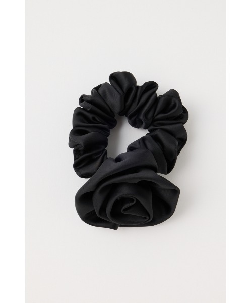 MOUSSY（マウジー）の「ROSE MOTIF　シュシュ（ヘアゴム・レディース・ブラック/キナリ・FREE）」の5枚目の写真