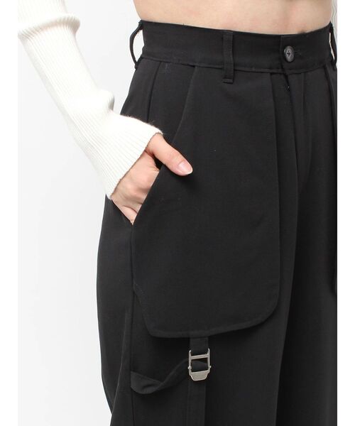 EMODA(エモダ)の「クロスベルトワイドパンツ(その他パンツ・レディース・ブラウン/ブラック・SMALL/MEDIUM)」の20枚目の写真