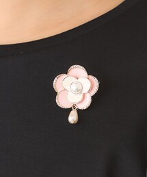 TO BE CHIC（トゥー ビー シック）の「カメリアブローチ（ブローチ/コサージュ）」