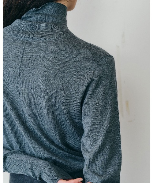 THE SHINZONE(ザ シンゾーン)の「THE SHINZONE COTTON SILK HIGH NECK KNIT(ニット/セーター・レディース・グレー/ブラック/ブラウン/パープル・FREE)」の7枚目の写真