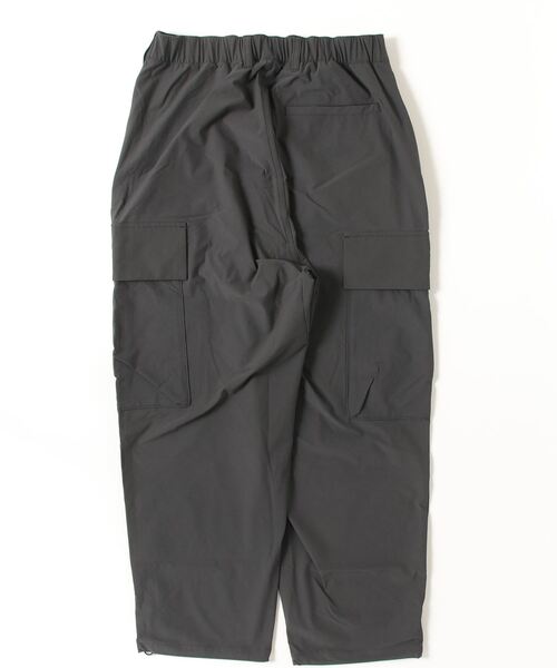NEW BALANCE（ニューバランス）の「ストレッチナイロンワイドカーゴ（カーゴパンツ・メンズ・ダークグレー/ライトグリーン・SMALL/MEDIUM/LARGE/X-LARGE/XX-LARGE）」の4枚目の写真