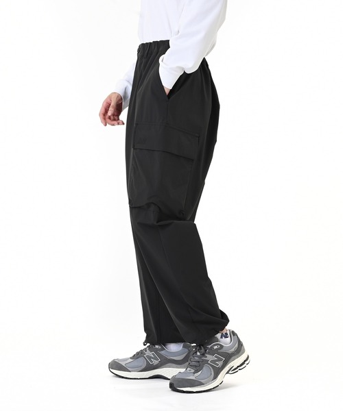 NEW BALANCE（ニューバランス）の「ストレッチナイロンワイドカーゴ（カーゴパンツ・メンズ・ダークグレー/ライトグリーン・SMALL/MEDIUM/LARGE/X-LARGE/XX-LARGE）」の9枚目の写真