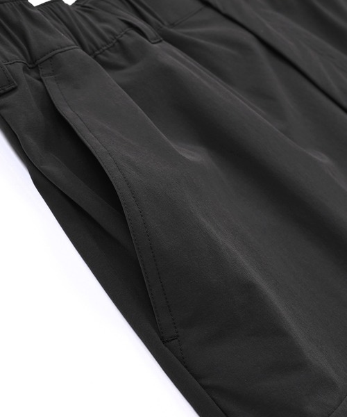 NEW BALANCE（ニューバランス）の「ストレッチナイロンワイドカーゴ（カーゴパンツ・メンズ・ダークグレー/ライトグリーン・SMALL/MEDIUM/LARGE/X-LARGE/XX-LARGE）」の5枚目の写真