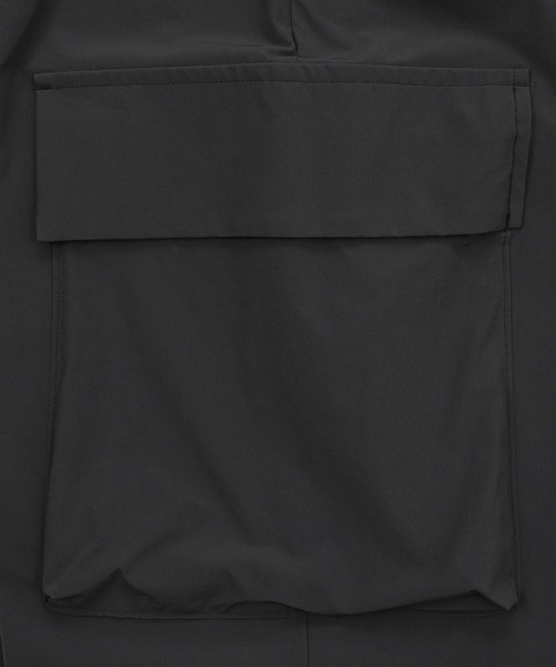 NEW BALANCE（ニューバランス）の「ストレッチナイロンワイドカーゴ（カーゴパンツ・メンズ・ダークグレー/ライトグリーン・SMALL/MEDIUM/LARGE/X-LARGE/XX-LARGE）」の6枚目の写真