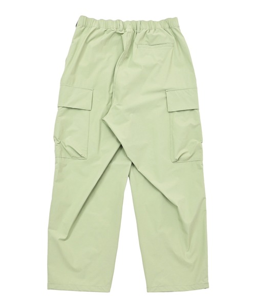 NEW BALANCE（ニューバランス）の「ストレッチナイロンワイドカーゴ（カーゴパンツ・メンズ・ダークグレー/ライトグリーン・SMALL/MEDIUM/LARGE/X-LARGE/XX-LARGE）」の17枚目の写真