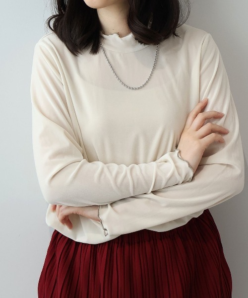 leswel(レスウェル)の「【L~5L 大きいサイズ】ライトベロアハイネックメロートップス(Tシャツ/カットソー・レディース・オフホワイト/チャコールグレー/ブラウン・L/LL/3L/4L/5L)」の5枚目の写真