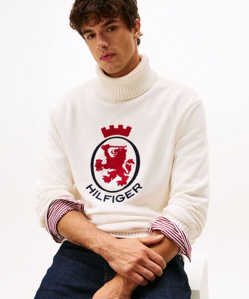 TOMMY HILFIGER(トミーヒルフィガー)の「グラフィックロールネックセーター(ニット/セーター・メンズ・ホワイト・MEDIUM/LARGE/X-LARGE/SMALL)」の2枚目の写真