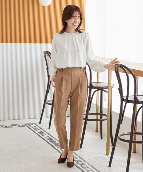 Honeys(ハニーズ)の「【ハニぽか】あったか裏地衿フリルブラウス(シャツ/ブラウス・レディース・ブラック系その他/アイボリー/スモーキーグリーン系/ネイビー/ホワイト系その他・3L/L/LL/M/S)」の7枚目の写真