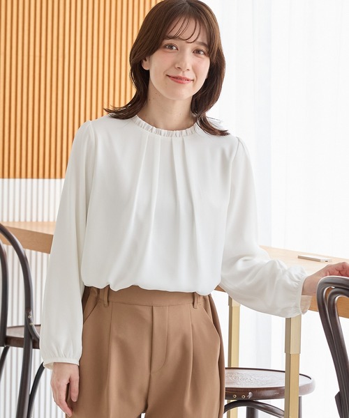 Honeys(ハニーズ)の「【ハニぽか】あったか裏地衿フリルブラウス(シャツ/ブラウス・レディース・ブラック系その他/アイボリー/スモーキーグリーン系/ネイビー/ホワイト系その他・3L/L/LL/M/S)」の8枚目の写真