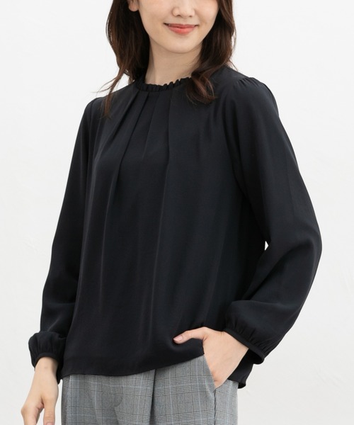 Honeys(ハニーズ)の「【ハニぽか】あったか裏地衿フリルブラウス(シャツ/ブラウス・レディース・ブラック系その他/アイボリー/スモーキーグリーン系/ネイビー/ホワイト系その他・3L/L/LL/M/S)」の10枚目の写真