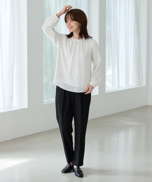 Honeys(ハニーズ)の「【ハニぽか】あったか裏地衿フリルブラウス(シャツ/ブラウス・レディース・ブラック系その他/アイボリー/スモーキーグリーン系/ネイビー/ホワイト系その他・3L/L/LL/M/S)」の15枚目の写真