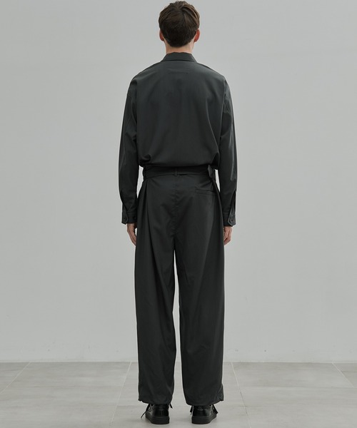 UNITED TOKYO（ユナイテッドトウキョウ）の「Super120s Wool Typewriter Jumpsuit（つなぎ/オールインワン・メンズ・ダークグレー/ブラック・2/1）」の7枚目の写真
