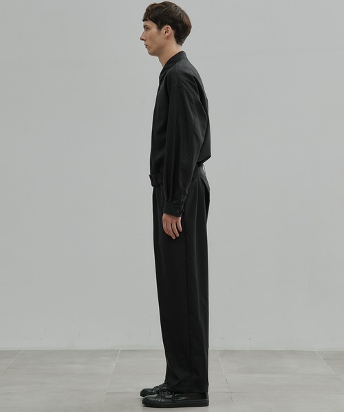 UNITED TOKYO（ユナイテッドトウキョウ）の「Super120s Wool Typewriter Jumpsuit（つなぎ/オールインワン・メンズ・ダークグレー/ブラック・2/1）」の11枚目の写真
