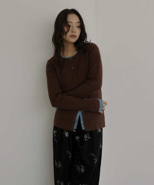 hellam(へラム)の「レイヤード配色リブニットカーディガン(ニット/セーター・レディース・ブラウン/チャコール/グレー/ピンク/アイボリー・FREE)」の11枚目の写真