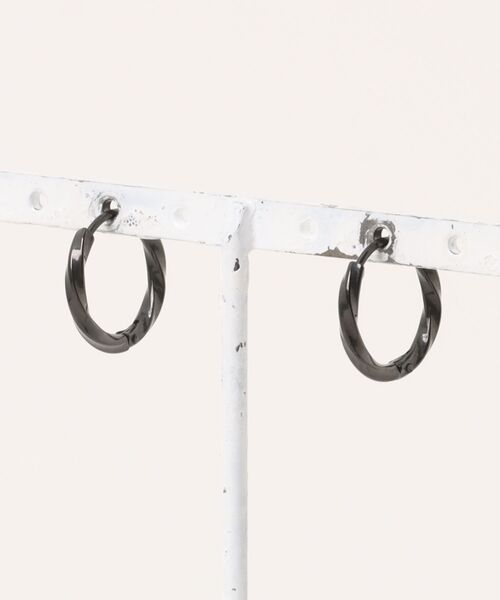 ARCHIVER（アーカイバ）の「【RES】Stainless Twist Pierce 14mm（ピアス（両耳用）・メンズ・ゴールド/ブラック/シルバー・FREE）」の8枚目の写真