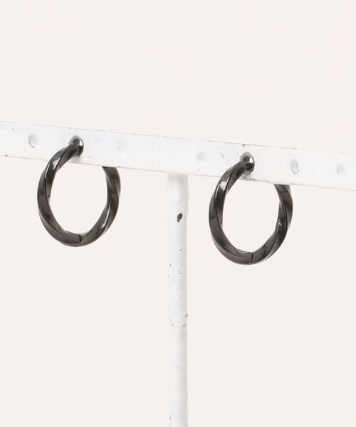 ARCHIVER（アーカイバ）の「【RES】Stainless Twist Pierce 14mm（ピアス（両耳用）・メンズ・ゴールド/ブラック/シルバー・FREE）」の9枚目の写真