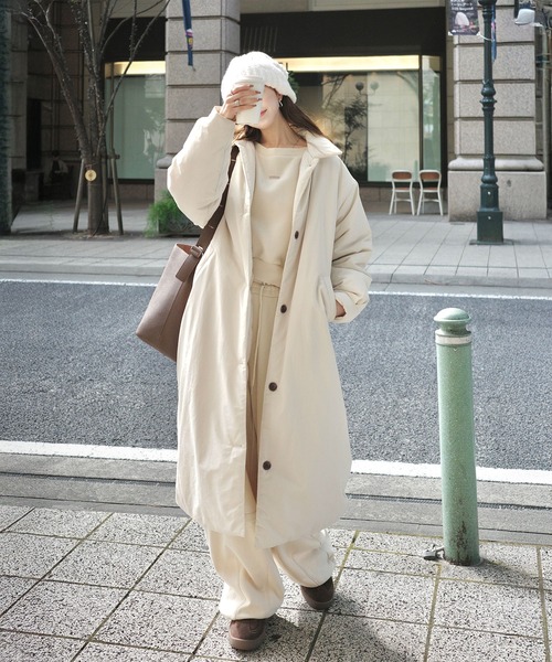 classicalelf（クラシカルエルフ）の「《marina×クラシカルエルフコラボ》ゆるっとダボっと大人の抜け感♪あたたか機能性アウター◎襟付き中綿ロングコート（ダウンジャケット/コート・レディース・ブラック/アイボリー・LARGE/MEDIUM/SMALL/X-LARGE）」の3枚目の写真