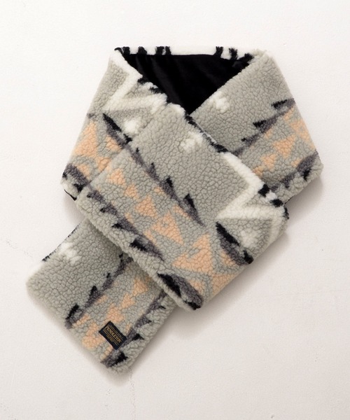 PENDLETON(ペンドルトン)の「PENDLETON ペンドルトン PLAINS STAR BOA MUFFLER プレインズスター ジャガードボア 中綿入り マフラー(マフラー・レディース・ベージュ/グレー・FREE)」の3枚目の写真