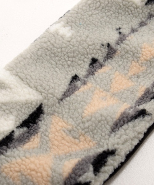 PENDLETON(ペンドルトン)の「PENDLETON ペンドルトン PLAINS STAR BOA MUFFLER プレインズスター ジャガードボア 中綿入り マフラー(マフラー・レディース・ベージュ/グレー・FREE)」の7枚目の写真