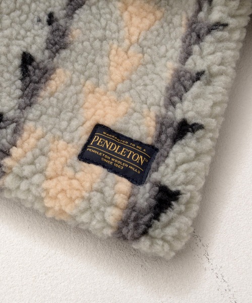 PENDLETON(ペンドルトン)の「PENDLETON ペンドルトン PLAINS STAR BOA MUFFLER プレインズスター ジャガードボア 中綿入り マフラー(マフラー・レディース・ベージュ/グレー・FREE)」の9枚目の写真
