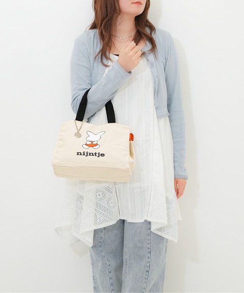 Miffy( ミッフィー)の「【miffy/ミッフィー】 70thアイテム ナインチェ サイドボタンミニトート(トートバッグ・レディース・ナチュラル・FREE)」の2枚目の写真