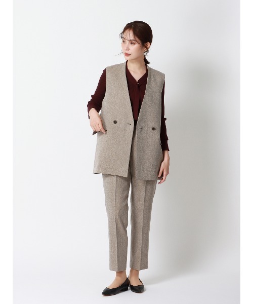 SUIT SQUARE（スーツスクエア）の「CHANTOWA タックテーパードパンツ ウォッシャブル ツイードライクシャンブレー 織柄（スラックス・レディース・ベージュ/グレー・36(7号)/38(9号)/40(11号)/42(13号)）」の3枚目の写真