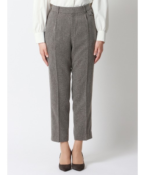 SUIT SQUARE（スーツスクエア）の「CHANTOWA タックテーパードパンツ ウォッシャブル ツイードライクシャンブレー 織柄（スラックス・レディース・ベージュ/グレー・36(7号)/38(9号)/40(11号)/42(13号)）」の15枚目の写真