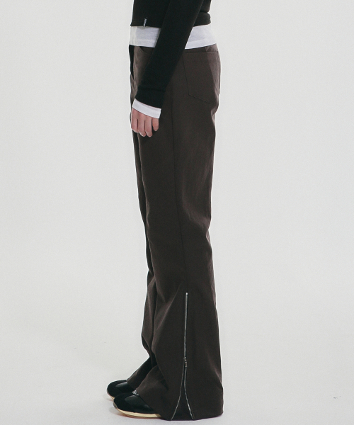 NICK&NICOLE(ニックアンドニコール)の「TWO WAY SLIT ZIPPER PANTS_CHARCOAL(スラックス・レディース・その他・SMALL/MEDIUM/LARGE)」の3枚目の写真