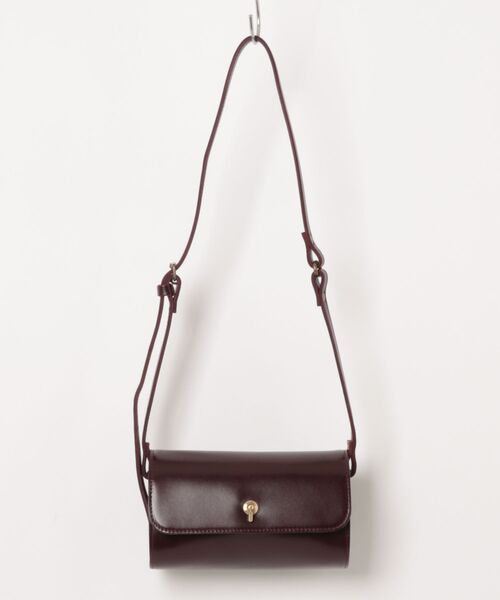 TIDEWAY（タイドウェイ）の「【TIDEWAY】MOSS ROLL FLAP BAG（ショルダーバッグ・レディース・ワイン/ブラック・FREE）」の2枚目の写真