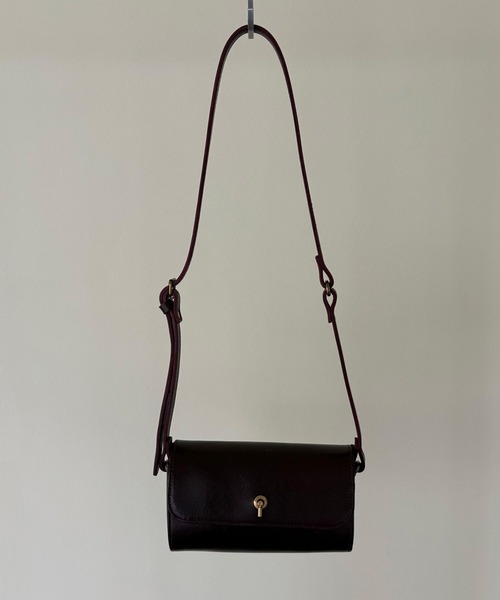 TIDEWAY(タイドウェイ)の「【TIDEWAY】MOSS ROLL FLAP BAG T3204(ショルダーバッグ・レディース・ワイン/ブラック・FREE)」の6枚目の写真