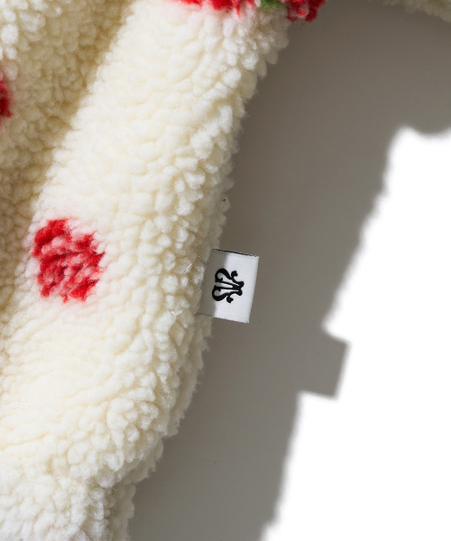 YOUHEE(ユヒ)の「REVERSIBLE ROSE PATTERN HOOD JUMPER IVORY(ブルゾン・レディース・その他・FREE)」の12枚目の写真