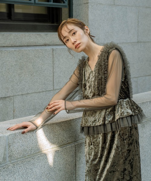 Callarus(カラルス)の「アシメチュールフリルデザインクラッシュベロアワンピースドレス〔Callarus〕(ドレス・レディース・ブルーグレー/カーキ/パープル・M/L/LL)」の7枚目の写真