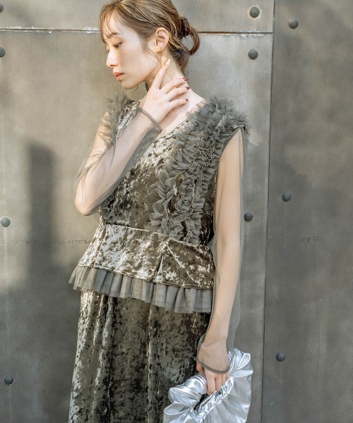 Callarus(カラルス)の「アシメチュールフリルデザインクラッシュベロアワンピースドレス〔Callarus〕(ドレス・レディース・ブルーグレー/カーキ/パープル・M/L/LL)」の10枚目の写真