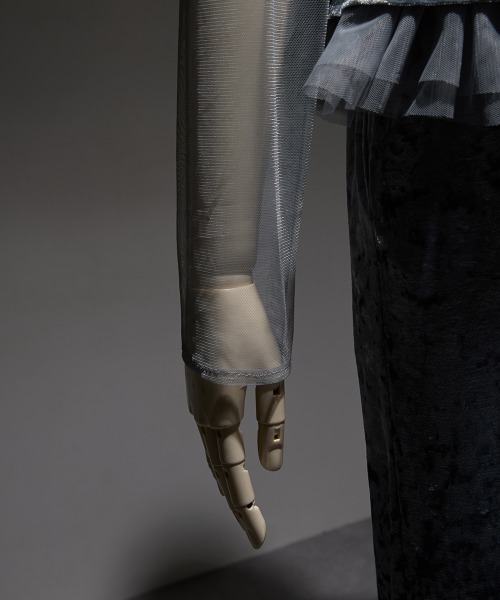 Callarus(カラルス)の「アシメチュールフリルデザインクラッシュベロアワンピースドレス〔Callarus〕(ドレス・レディース・ブルーグレー/カーキ/パープル・M/L/LL)」の15枚目の写真