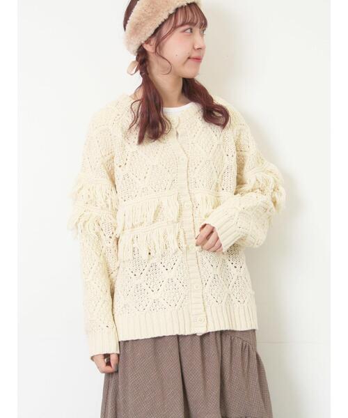 Samansa Mos2(サマンサ モスモス)の「【Fluffy Wool Blend】フリンジ前後2WAYニット(カーディガン/ボレロ・レディース・オフホワイト/ベージュ/レッド・F)」の3枚目の写真