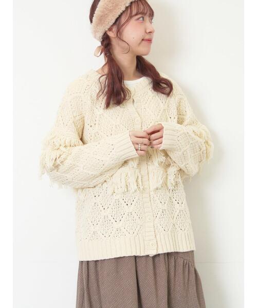 Samansa Mos2(サマンサ モスモス)の「【Fluffy Wool Blend】フリンジ前後2WAYニット(カーディガン/ボレロ・レディース・オフホワイト/ベージュ/レッド・F)」の7枚目の写真