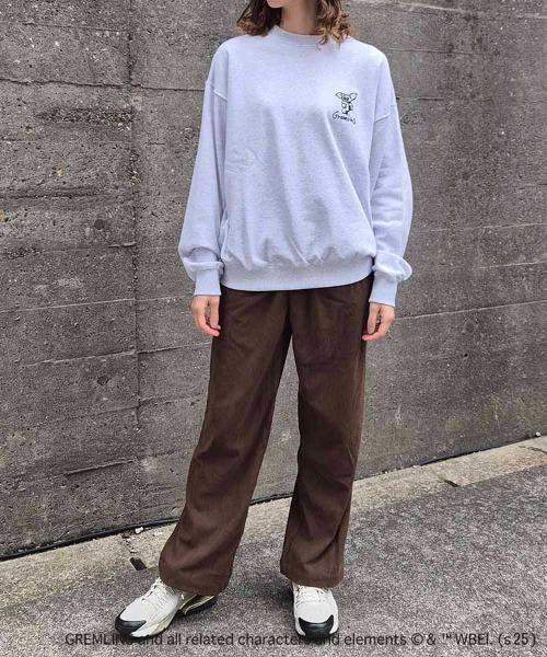 Bleu Bleuet（ブルーブルーエ）の「グレムリン刺繍トレーナー（スウェット・レディース・ライトグレー/ネイビー・M）」の4枚目の写真