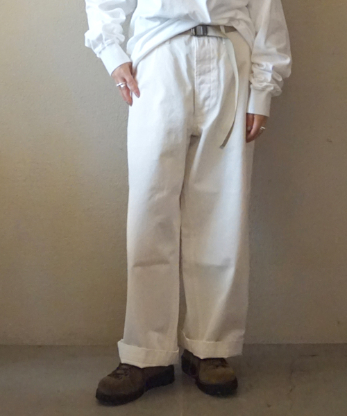 JOURNAL STANDARD LUXE（ジャーナルスタンダード　ラックス）の「ツイルスタンダードチノ（その他パンツ・レディース・ホワイト/ベージュ・SMALL/MEDIUM/LARGE）」の4枚目の写真