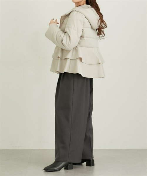 nissen（ニッセン）の「フード付ティア―ドペプラムファイバーダウンジャケット（ダウンジャケット/コート・レディース・ブラック/アイボリー・M/L）」の5枚目の写真