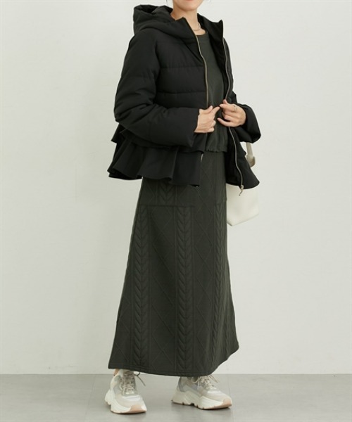 nissen（ニッセン）の「フード付ティア―ドペプラムファイバーダウンジャケット（ダウンジャケット/コート・レディース・ブラック/アイボリー・M/L）」の10枚目の写真