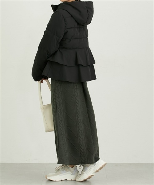 nissen（ニッセン）の「フード付ティア―ドペプラムファイバーダウンジャケット（ダウンジャケット/コート・レディース・ブラック/アイボリー・M/L）」の13枚目の写真