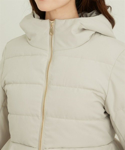 nissen（ニッセン）の「フード付ティア―ドペプラムファイバーダウンジャケット（ダウンジャケット/コート・レディース・ブラック/アイボリー・M/L）」の14枚目の写真