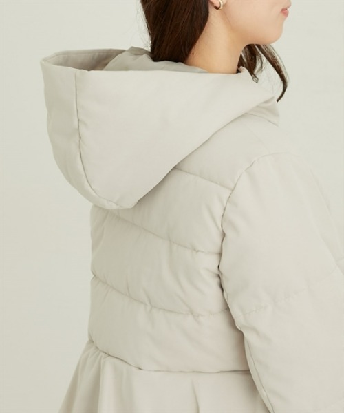 nissen（ニッセン）の「フード付ティア―ドペプラムファイバーダウンジャケット（ダウンジャケット/コート・レディース・ブラック/アイボリー・M/L）」の15枚目の写真